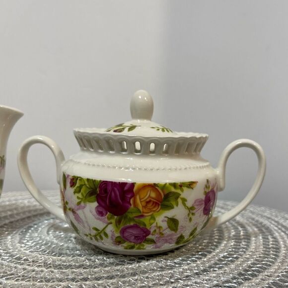 Royal Albert Pierced Cream and Sugar Set Old Country Roses NWT - Picture 3 of 16